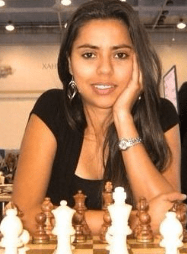 Ortiz, Nadya Karolina