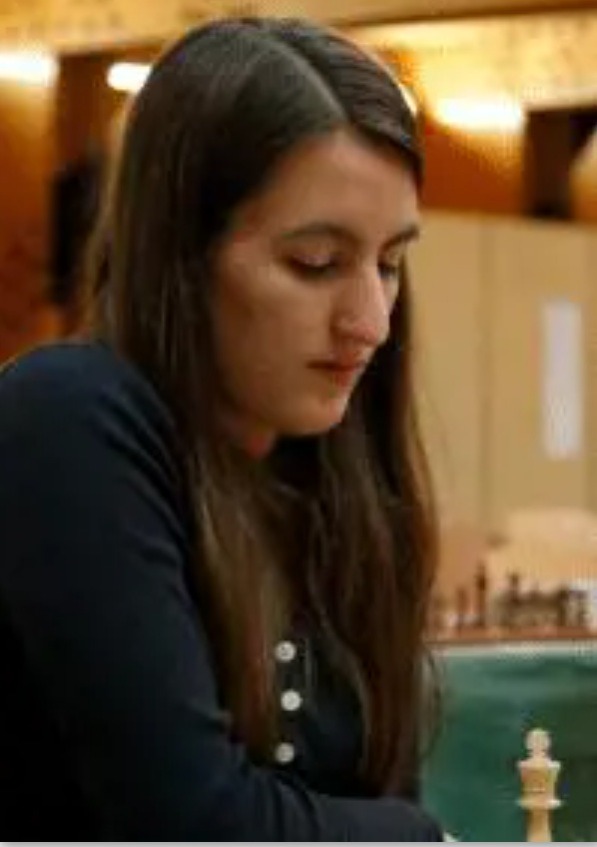 Salazar, Aura Cristina